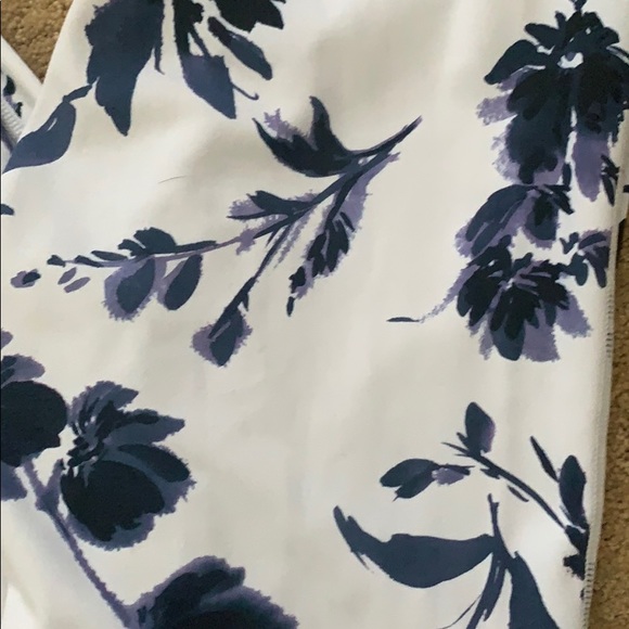 Athleta Floral Legging size xs - Picture 2 of 3